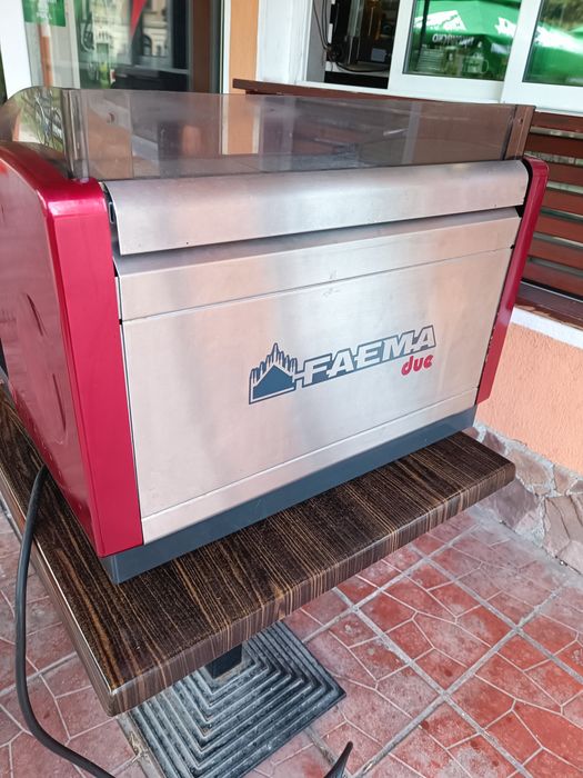 Две кафемашини Faema due