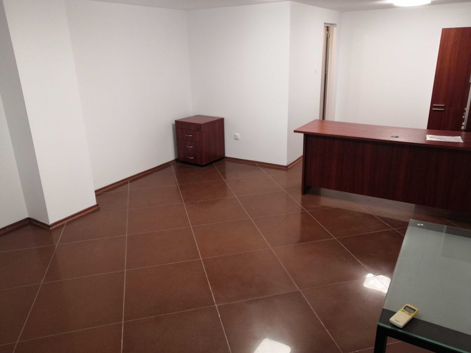 Дава се под наем Офис в Варна, Базар Левски - 40 кв.м за 229.5 € - Снимка #5