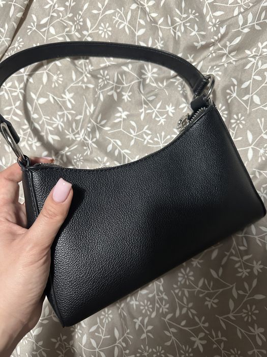 Класическа черна чанта с дръжка