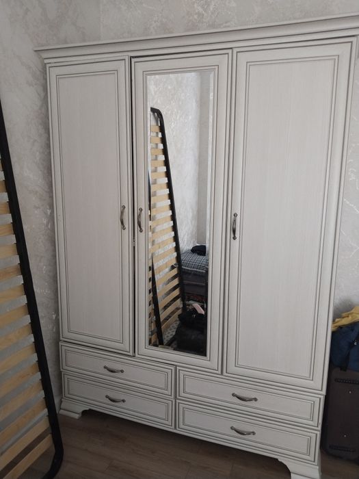 Шифоньер с полуторкой