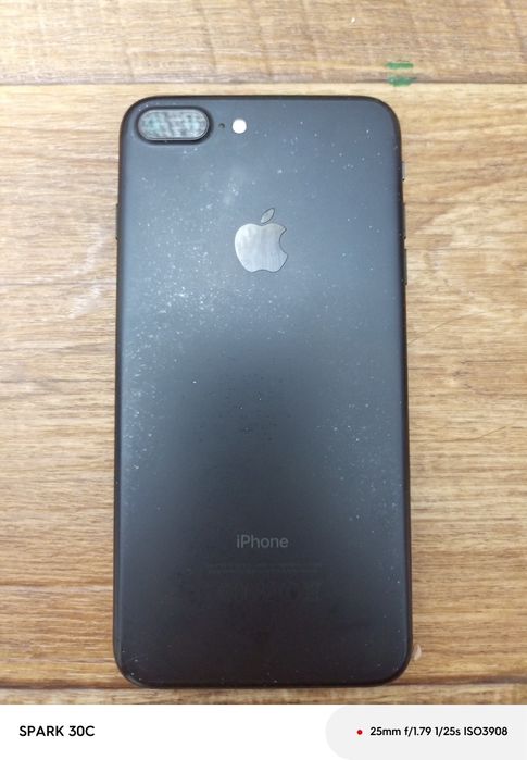 IPhone 7+ в отличном состоянии