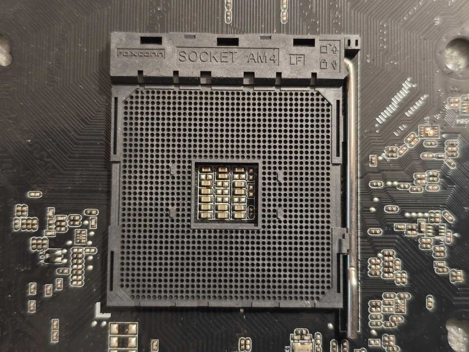 Placa de baza ASRock A320M-HDV, Socket AM4, DDR4, PCI-E - poze reale