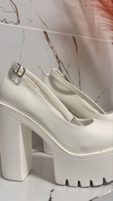 Белые туфли на платформе размер 36