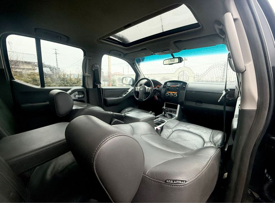 Nissan Navara D40 2.5 dci/full option/manuala