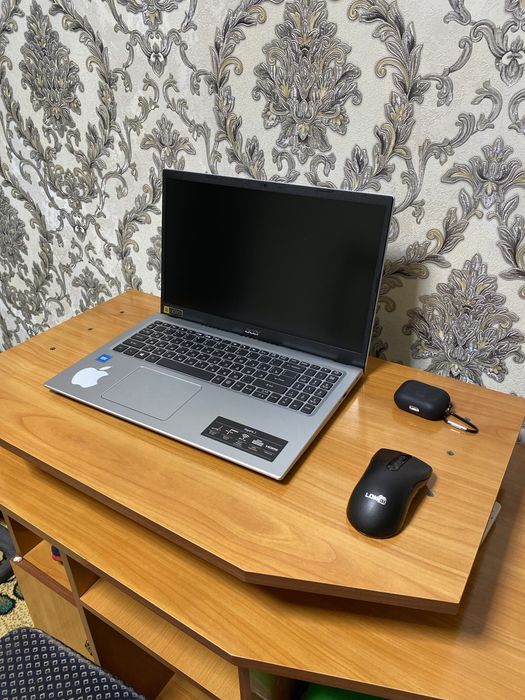 Noutbook Acer full .