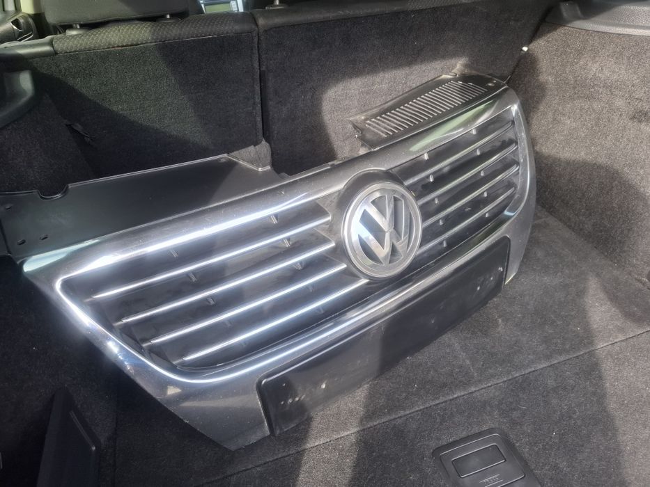 Grila Passat Higline