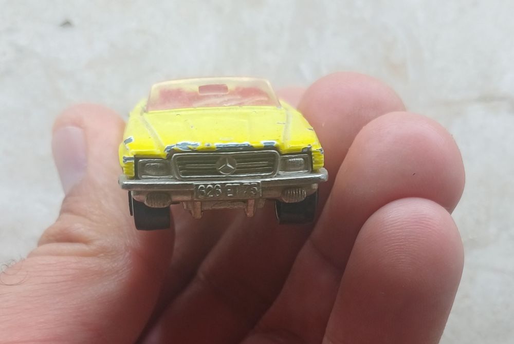 Това е винтидж модел на Majorette Mercedes 350 SL, произведен във Франция. 
Модел: Mercedes-Benz 350 SL (R107).

Производител: Majorette.

Мащаб: 1/60
