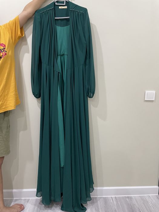 платье длинное темно изумрудного цвета