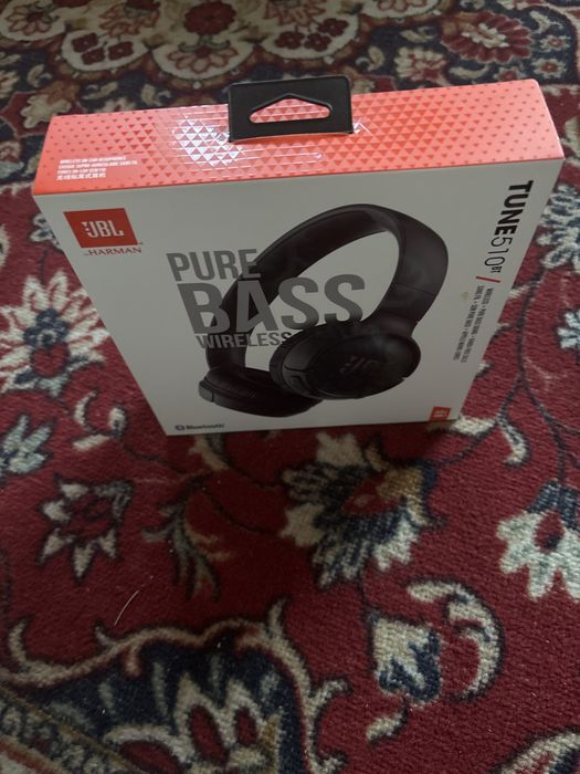 Оригинальные наушники JBL Tune 510BT продам срочно