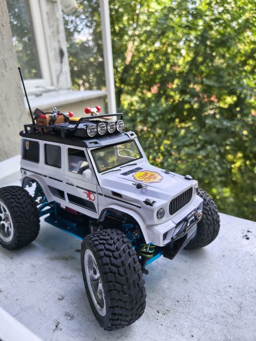 Rc 4x4 masinuta cu radio telecomanda
