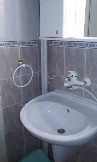 Дава се под наем Двустаен апартамент в Бургас, Лазур - 55 кв.м за 200 € - Снимка #3