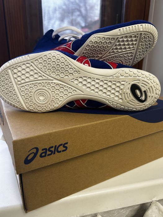 Борцовки ASICS новые 36 размер