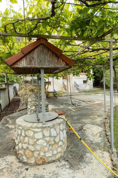 Продава се Къща в Аксаково - 390 кв.м за 895 €/кв.м - Снимка #13