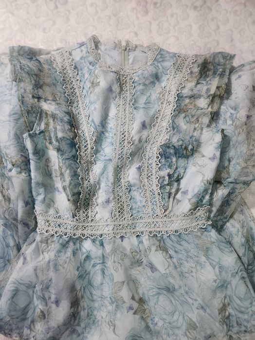 Дамска дантелена рокля в  размер S