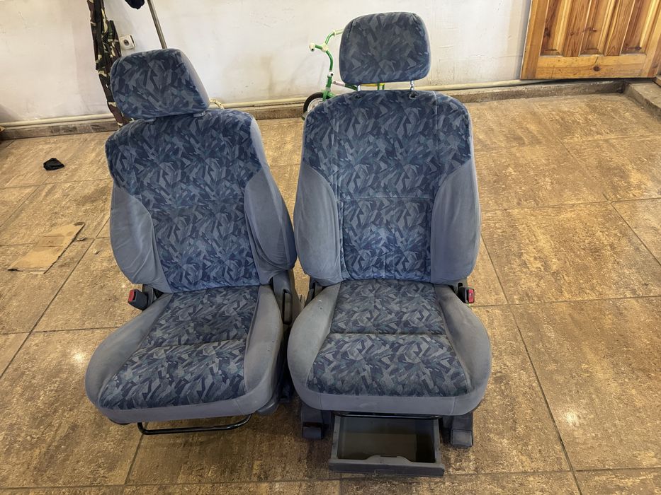 Продам сидение Toyota Ipsum 10