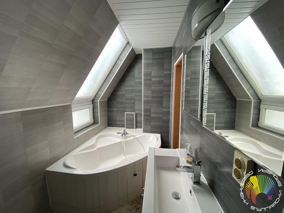 Дава се под наем Едностаен апартамент в Бургас, Център - 60 кв.м за 336.6 € - Снимка #8