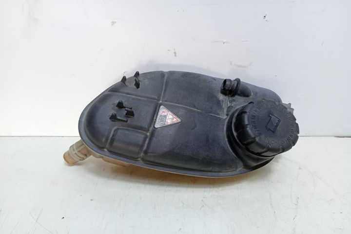 Vas expansiune A2465000049 Mercedes-Benz GLA-Class X156