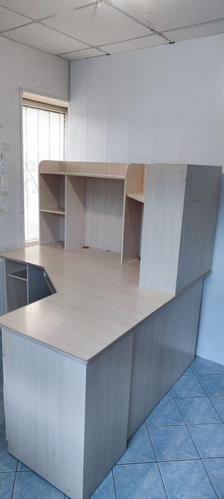 Компьютерный стол для офиса