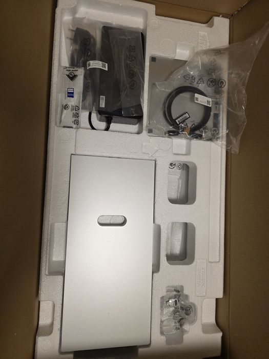 Samsung Monitor S9 ViewFinity S27C902PAU 27"5120 x 2880 5K open box