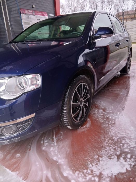 Vand VWPassat B6(2.0 FSI cod BLR)acte valabile tot anul,NU OFER FISCAL