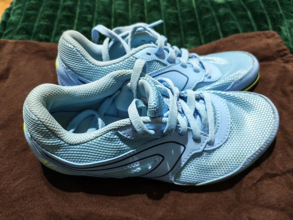 Vând adidas de alergare
