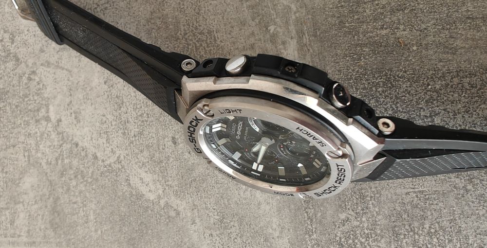 G-Shock solar GST-W110