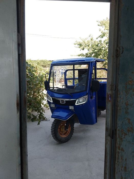 Lochin moto sotiladi