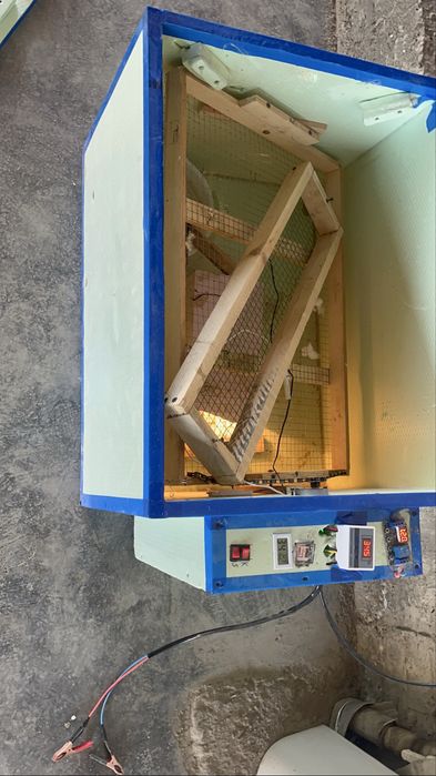Inkubator sotiladi
