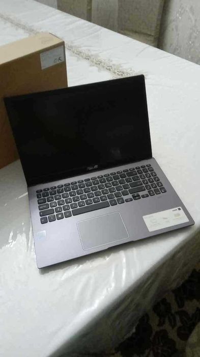 Asus Laptop CPU: Intel I3-8145 U/BGA
HDD: 1 TB 54R