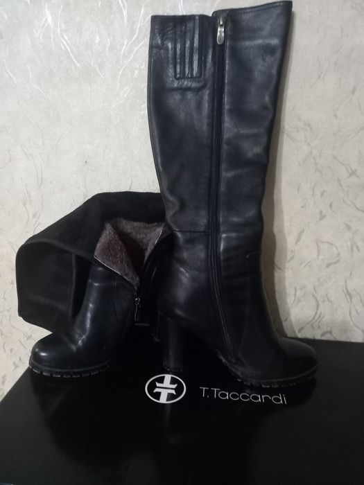 Продам зимние  сапоги