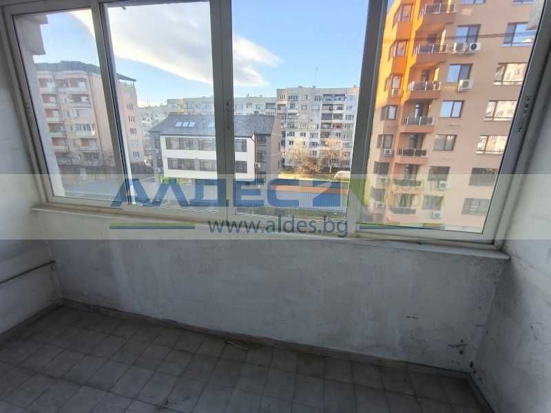 Продава се непреходен тристаен ап. в Люлин 10 срещу Парка!