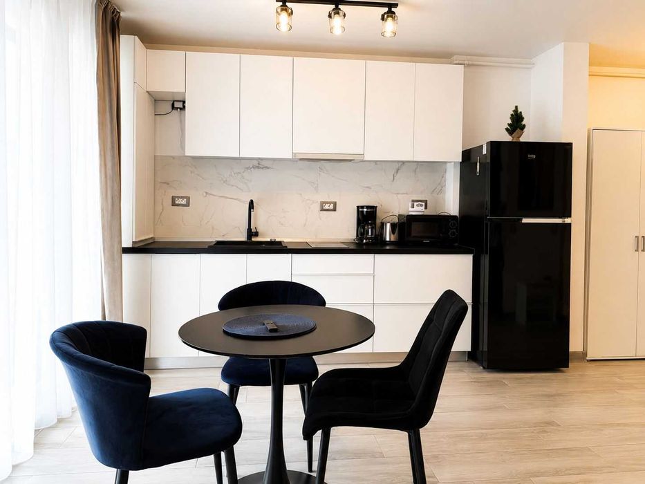 Inchiriez apartament in complex cu piscina Mamaia Nord
