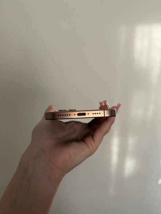 iPhone 16 Pro Max – Desert Titanium – Stare impecabilă