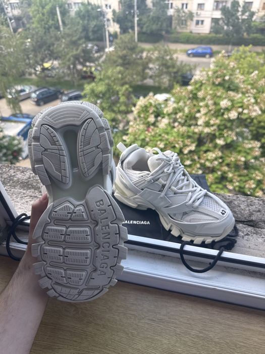 Balenciaga Track albi marime 42 , negrii marime 43