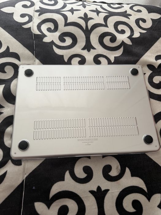 Продам MacBook Air 13-m4