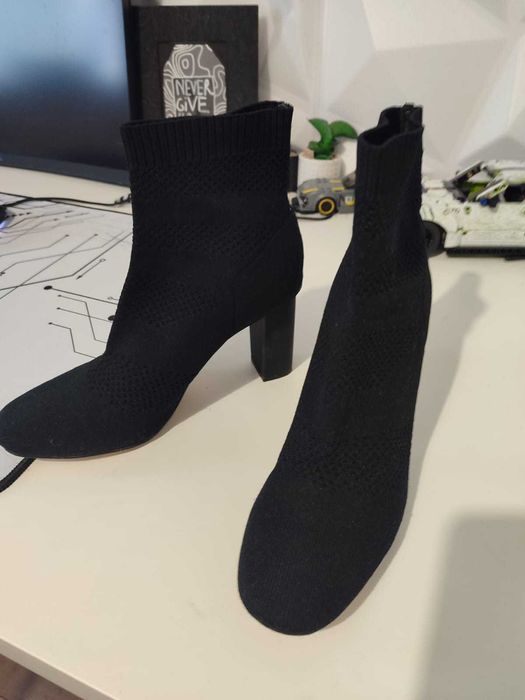 Ghete din material tricotat,Zara, stare f buna, 36