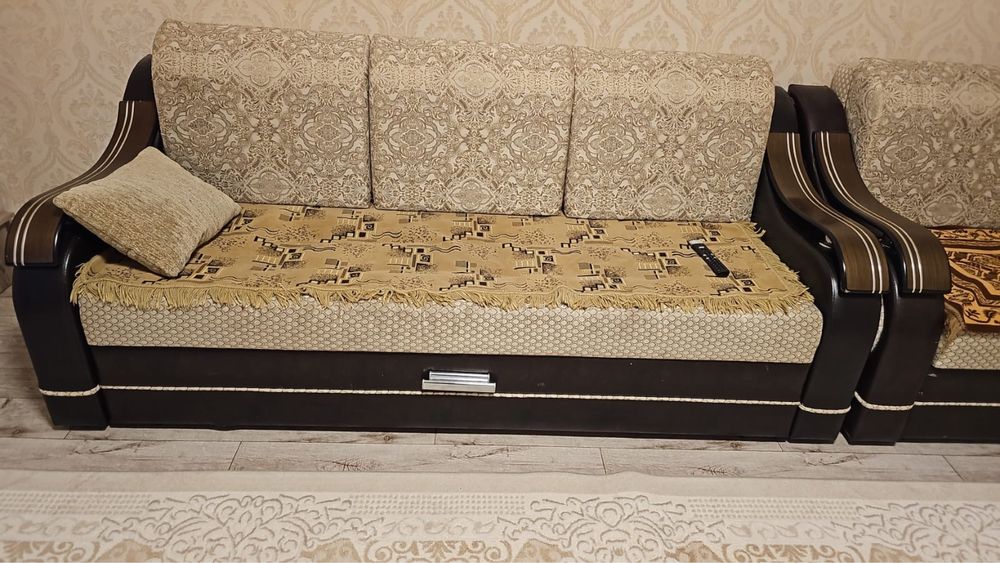 Продам диван с креслом