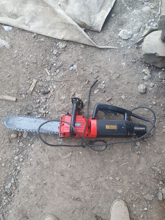 Vând drujba electrică italiană