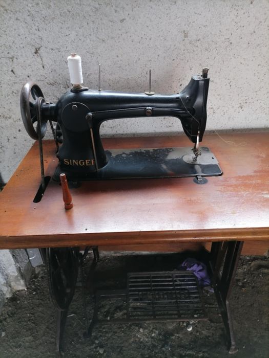 Masina de cusut Singer editia 15 full in stare buna!