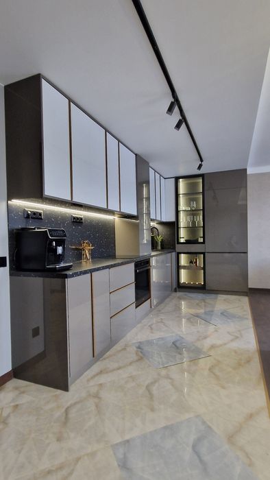 Д.И.А. Мебел- Мебели по поръчка