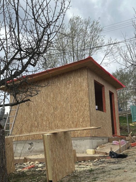 Construim căsuțe din lemn