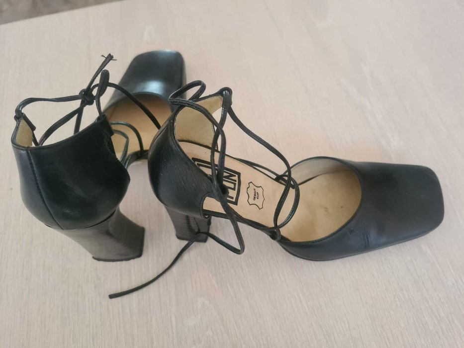 Стилни дамски обувки с ток естествена кожа номер 37