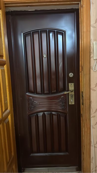Продаю двери входные