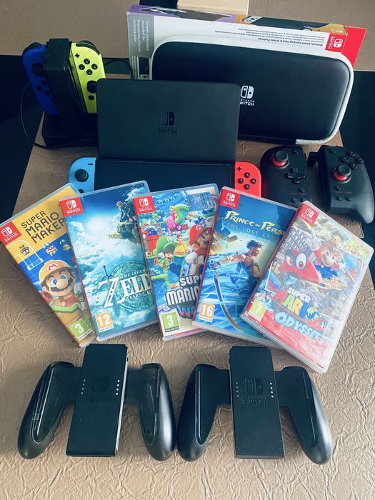 Nintiendo Switch PACHET PREMIUM + jocuri fizice, digitale ,cont inclus