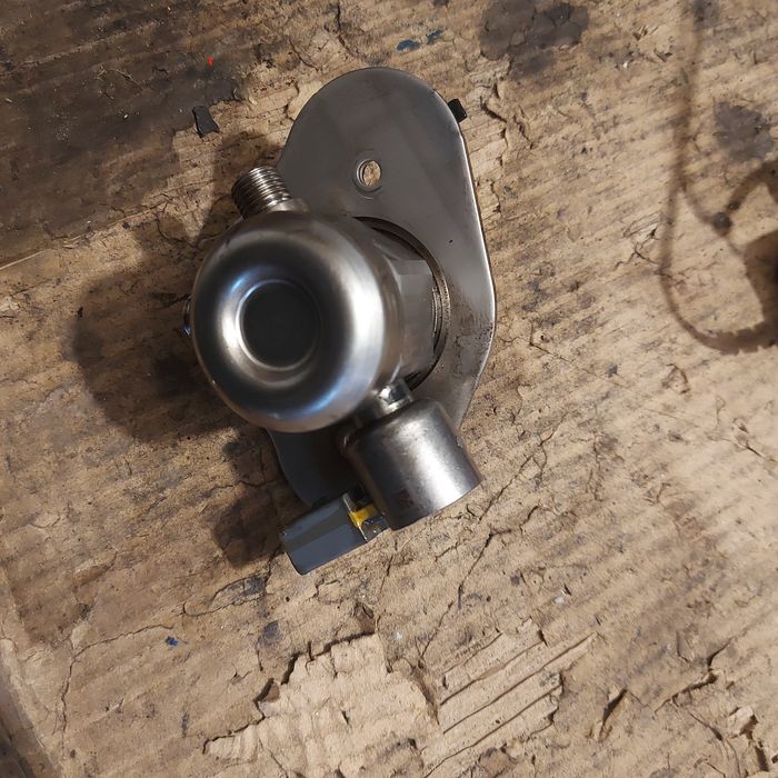 ГНП помпа висока налягане БМВ Е90 Е91 Е87 Е81 / BMW E81 E87 E90 E91