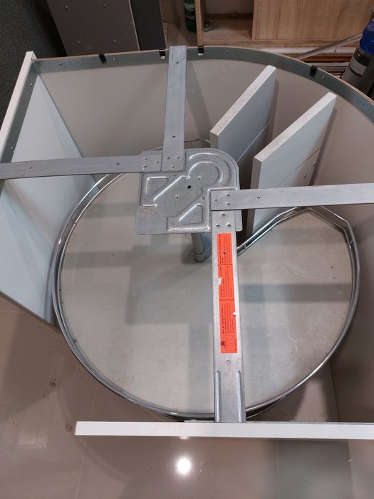 Carusel bucatarie rotativ  de colt