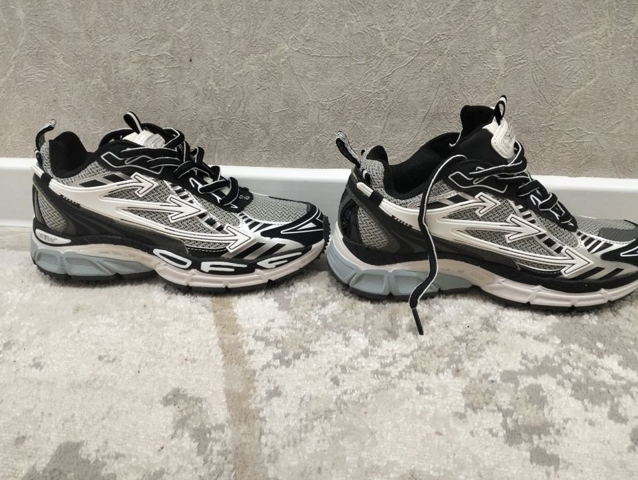 Кросовки Off white