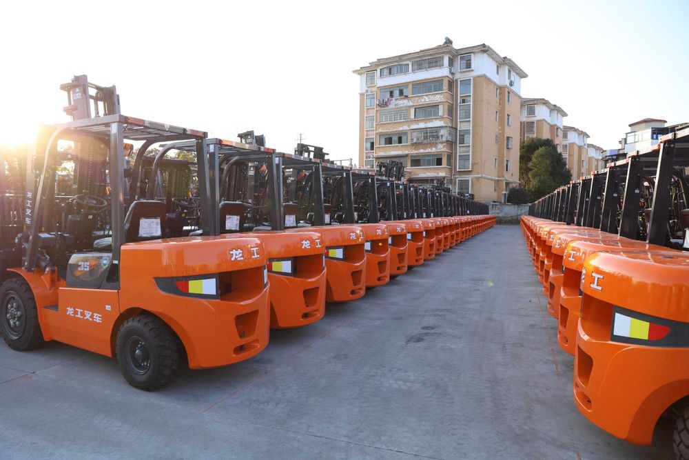 Автокара Кара вилочный погрузчик Avtokara 1,5 тонна 3-4,5 метр