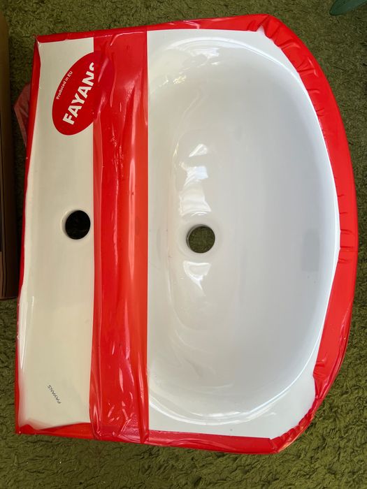 Нова мивка за баня