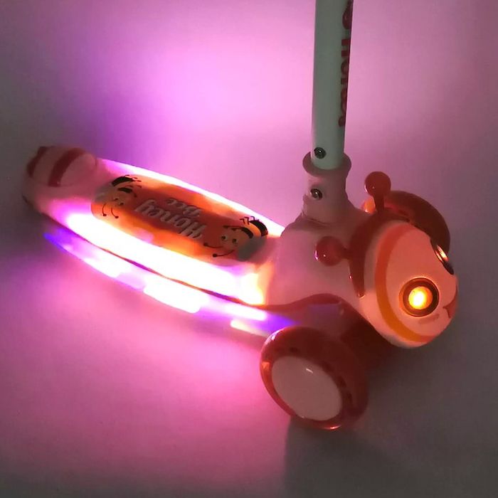 Детска тротинетка, Сгъваема, Светеща, Музикална, Розова, Пчела

Очаква